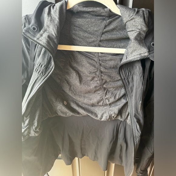 Lululemon reversible jacket - Picture 3 of 3